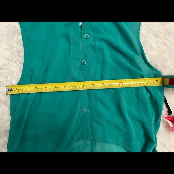 FOREVER 21 Sleeveless Top - 4 for $30 -26 - Picture 2 of 5